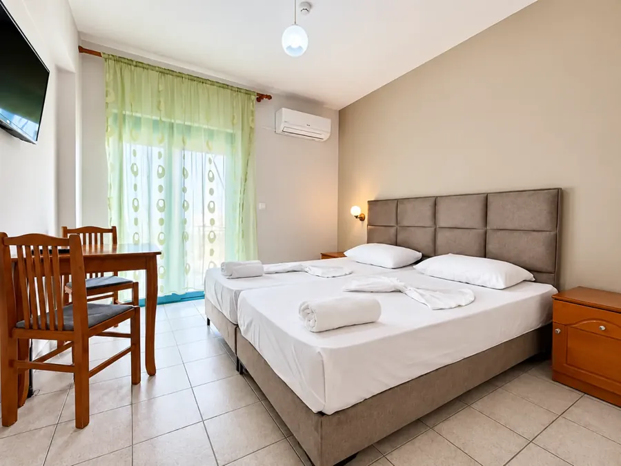 Brendësia e një dhome dyshe